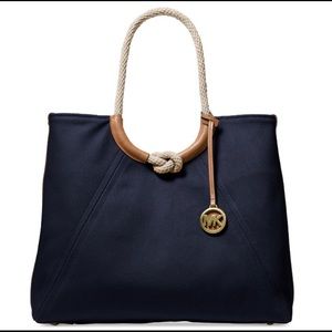 MK Raven large pocket shoulder tote